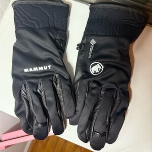 Mammut Black Windstopper Gloves with Leather Palm – Worn Once